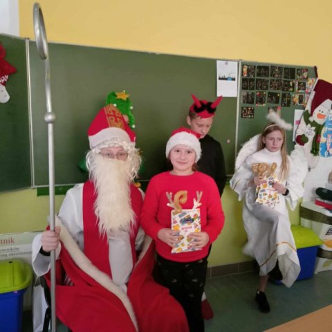 b_1024_768_0_00_images_2023_2024_SU_Mikolajki_408394643_816536263607657_6383795516000347325_n